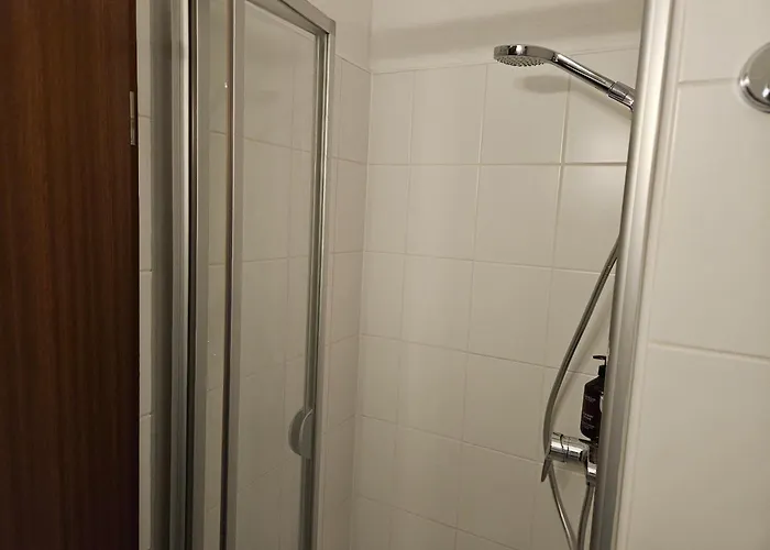 Neu Eingerichtetes 1zimmerapartment Mit Tg Stellplatz, Stufenloser Zugang *