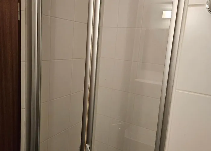 Neu Eingerichtetes 1zimmerapartment Mit Tg Stellplatz, Stufenloser Zugang *