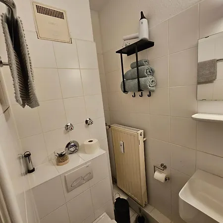 Neu Eingerichtetes 1zimmerapartment Mit Tg Stellplatz, Stufenloser Zugang *