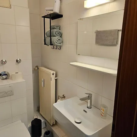 公寓 Neu Eingerichtetes 1zimmerapartment Mit Tg Stellplatz, Stufenloser Zugang *